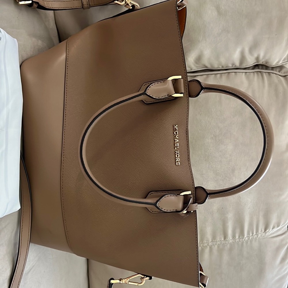 Michael Kors tan tote/crossbody.